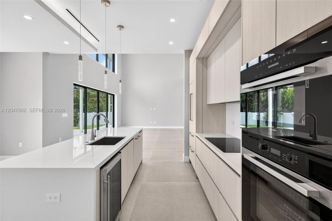 En Venta: $2,275,000 (4 camas, 4 baños, 3755 Pies cuadrados)
