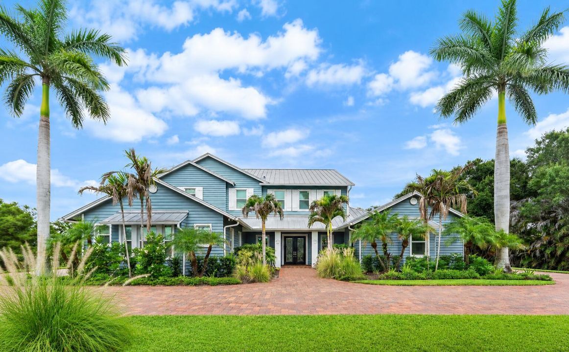 2952 SW Buena Vista Dr