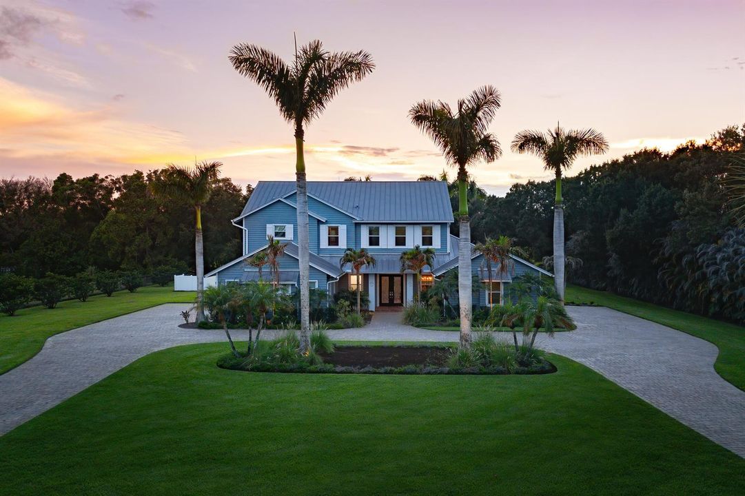 2952 SW Buena Vista Dr