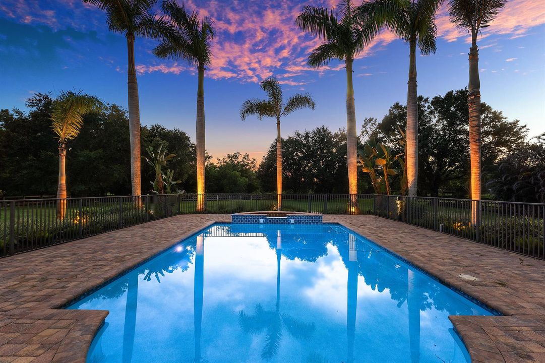 2952 SW Buena Vista Dr