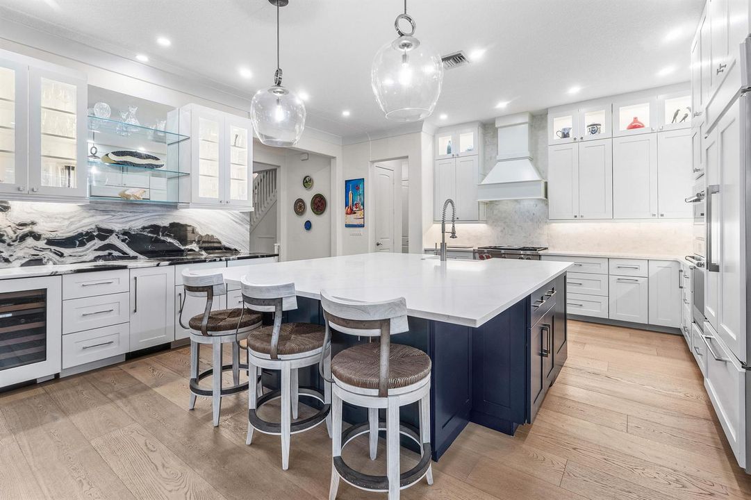 2952 SW Buena Vista Dr
