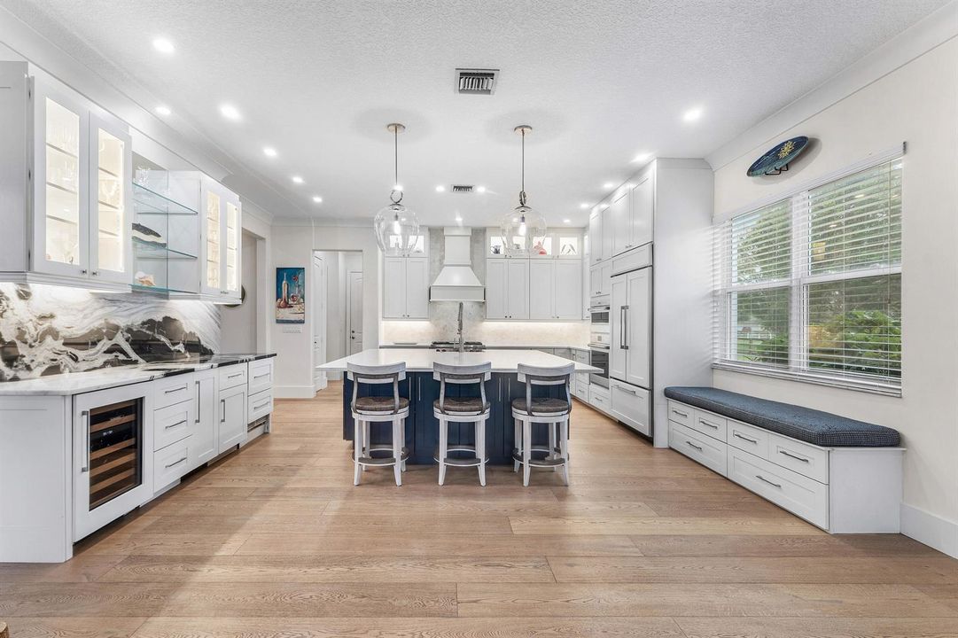 2952 SW Buena Vista Dr