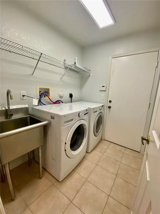 For Rent: $5,490 (4 beds, 3 baths, 2457 Square Feet)