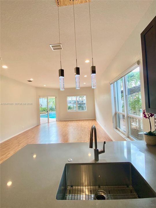For Rent: $5,490 (4 beds, 3 baths, 2457 Square Feet)