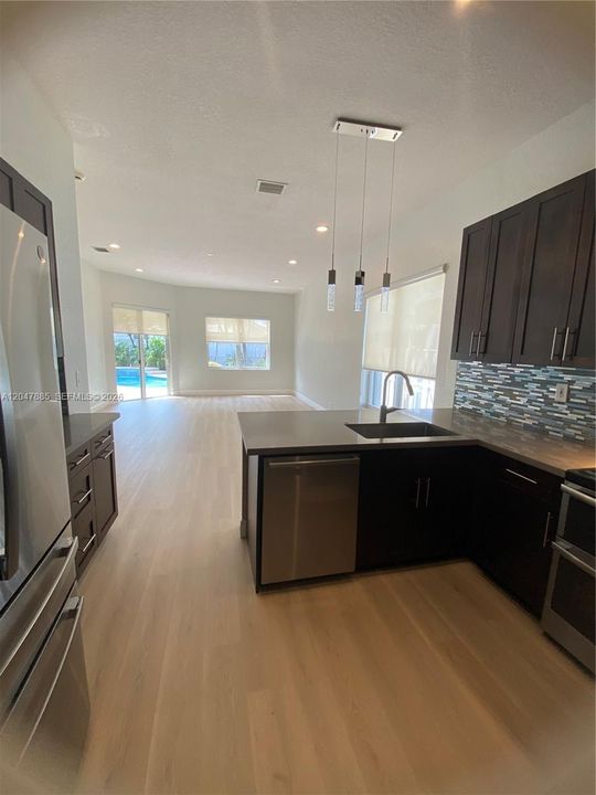 For Rent: $5,490 (4 beds, 3 baths, 2457 Square Feet)