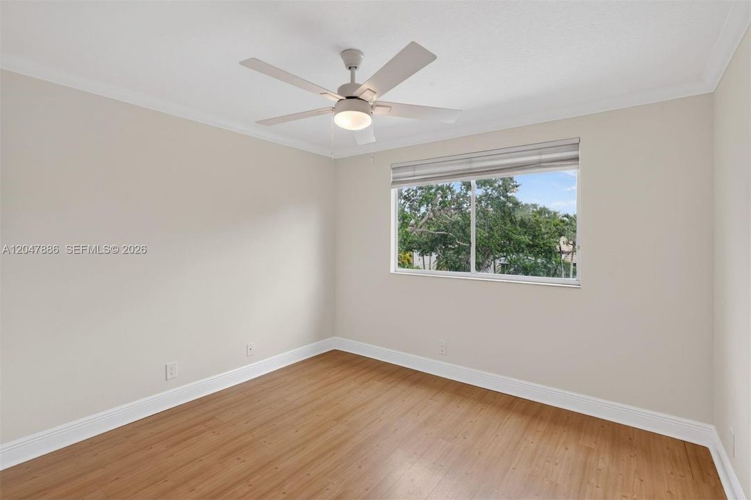 В аренду: $6,000 (4 спален, 2 ванн, 2327 Квадратных фут)