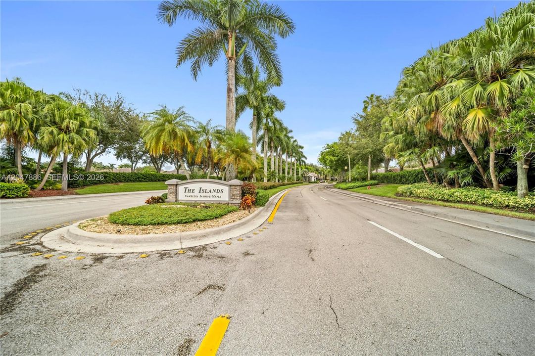 The Islands Entrance