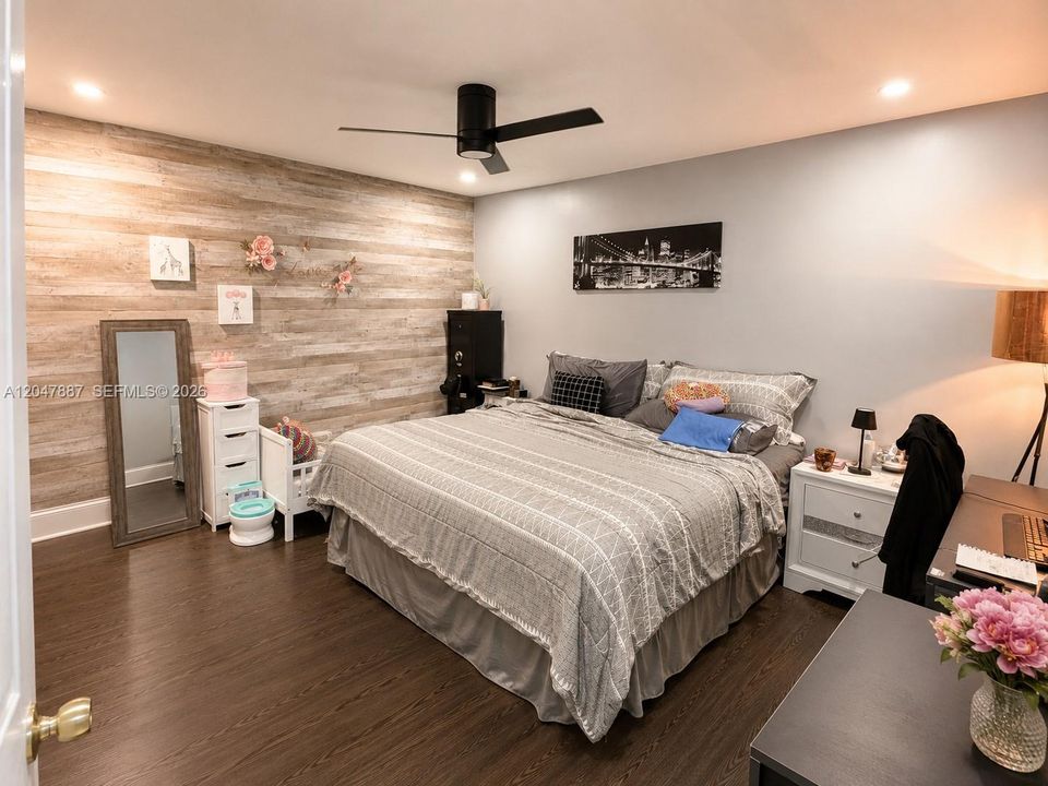 For Sale: $560,000 (3 beds, 2 baths, 1260 Square Feet)
