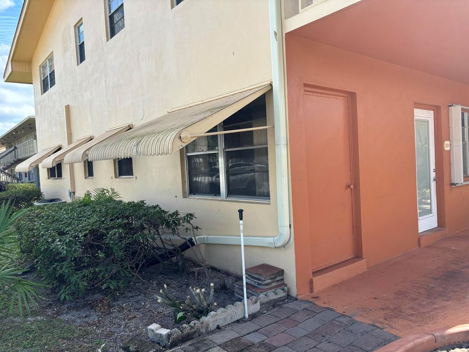 BERMUDA SHUTTERS