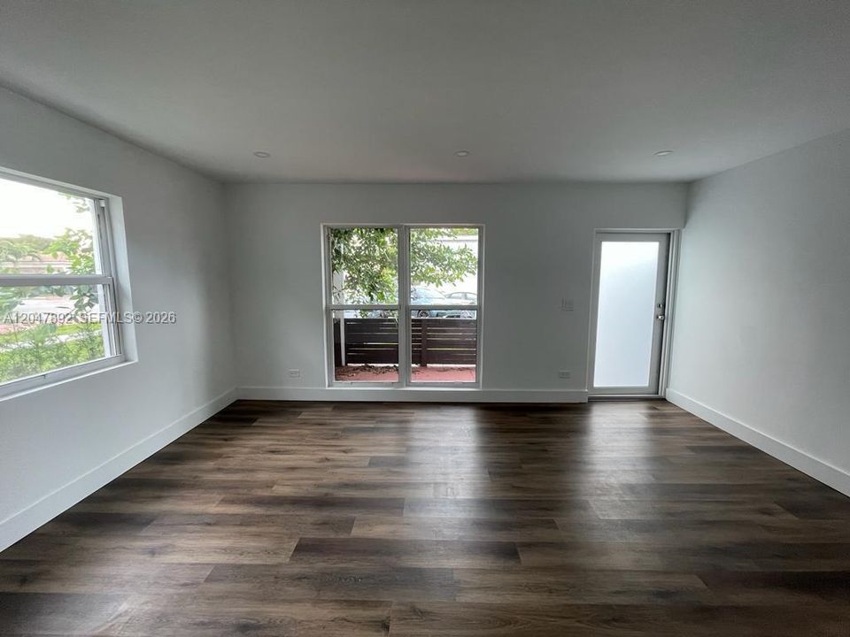 На продажу: $629,900 (3 спален, 2 ванн, 1080 Квадратных фут)