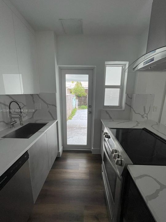 На продажу: $629,900 (3 спален, 2 ванн, 1080 Квадратных фут)