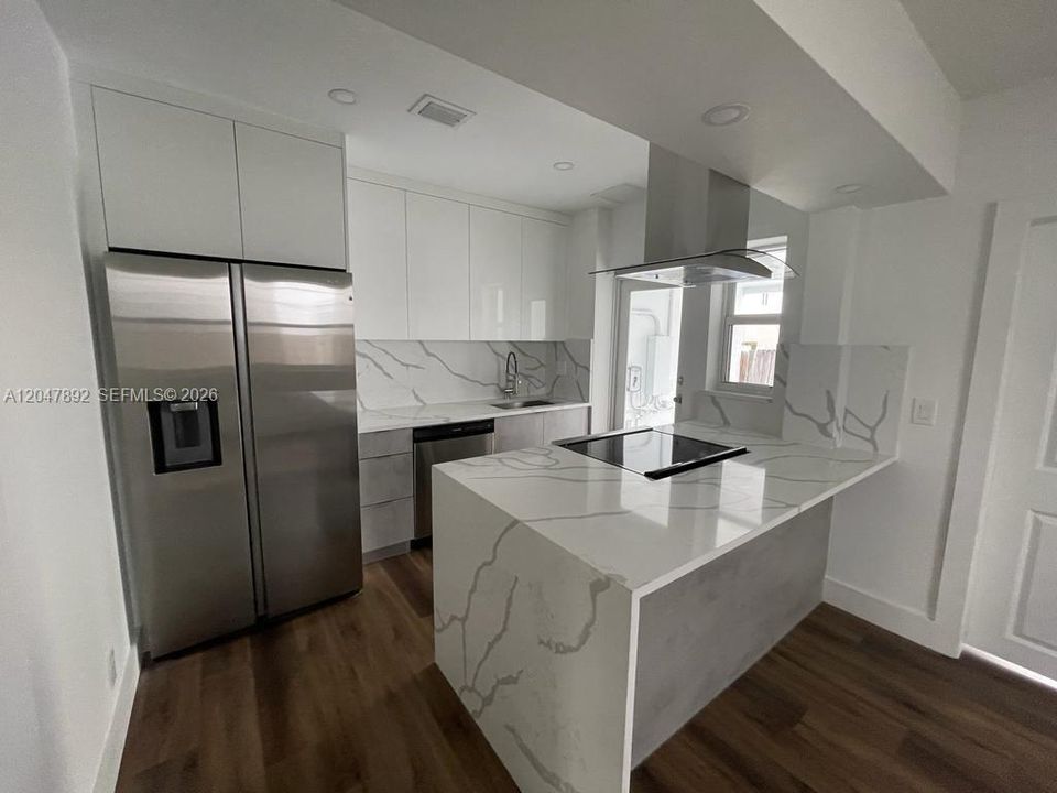 На продажу: $629,900 (3 спален, 2 ванн, 1080 Квадратных фут)