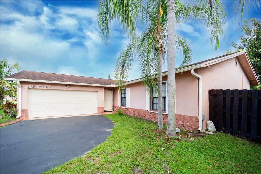En Venta: $589,000 (3 camas, 2 baños, 1424 Pies cuadrados)