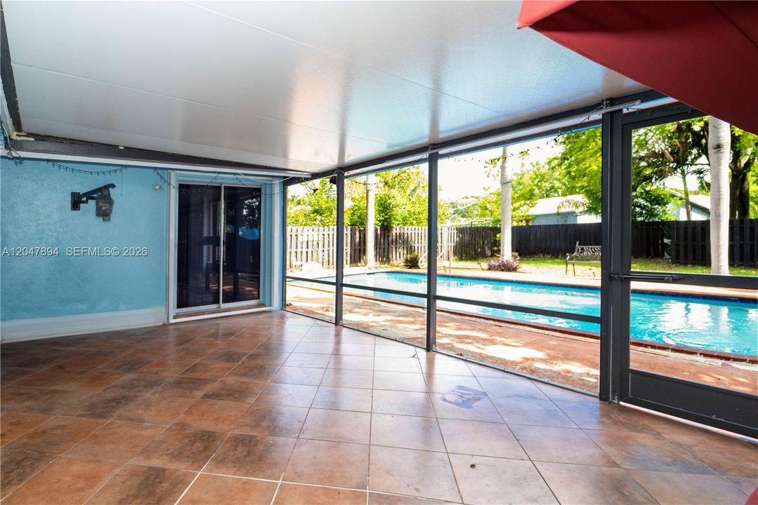 En Venta: $589,000 (3 camas, 2 baños, 1424 Pies cuadrados)