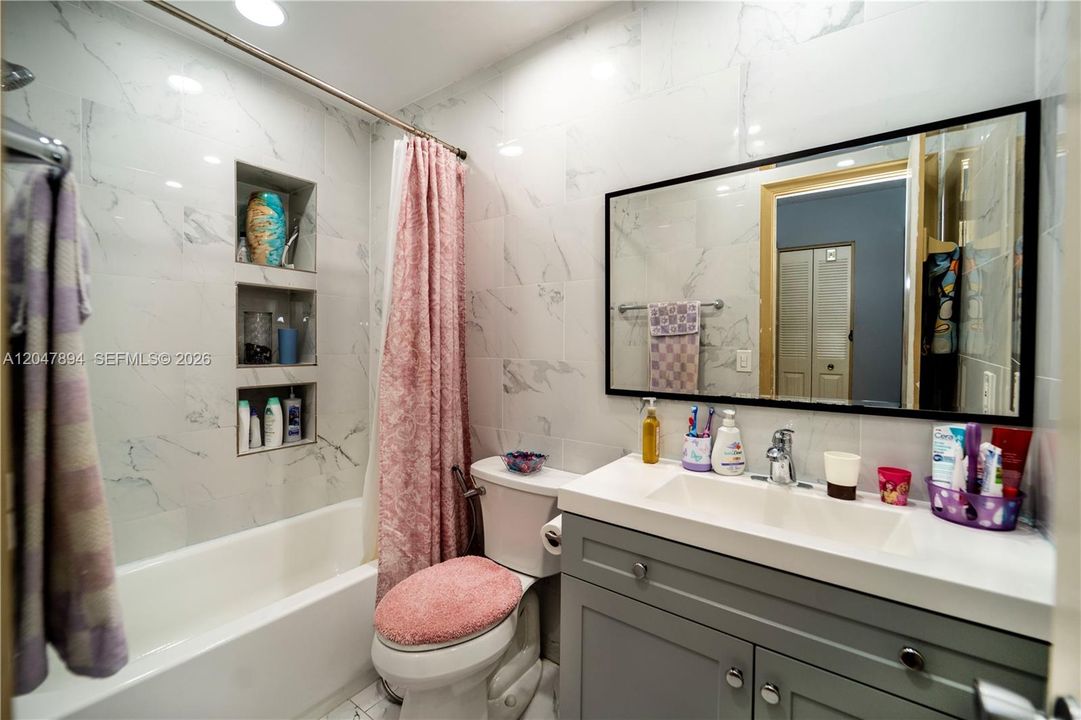 En Venta: $589,000 (3 camas, 2 baños, 1424 Pies cuadrados)