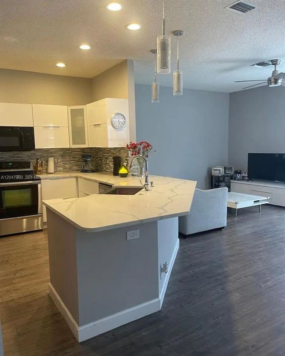 For Rent: $4,750 (3 beds, 2 baths, 1865 Square Feet)