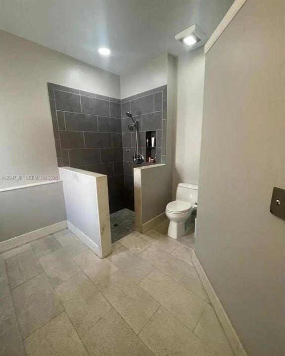 For Rent: $4,750 (3 beds, 2 baths, 1865 Square Feet)