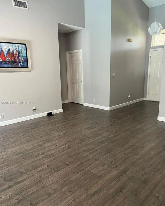 For Rent: $4,750 (3 beds, 2 baths, 1865 Square Feet)