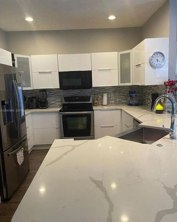 For Rent: $4,750 (3 beds, 2 baths, 1865 Square Feet)