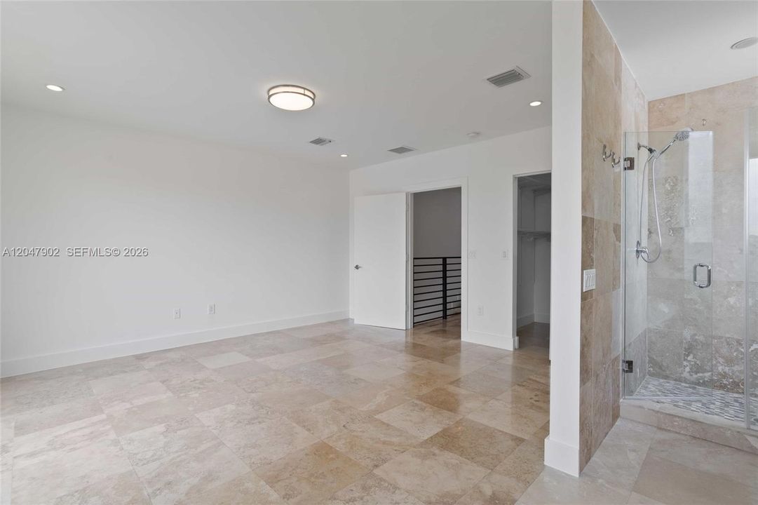 En Venta: $1,200,000 (3 camas, 2 baños, 3772 Pies cuadrados)