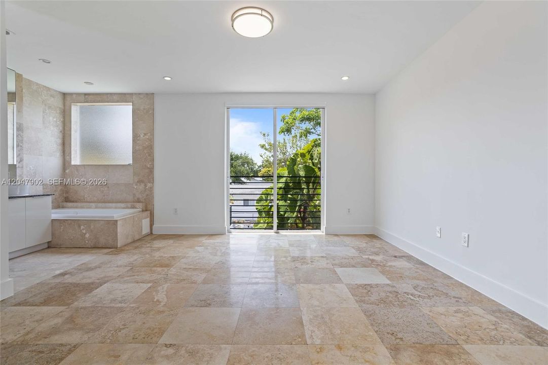En Venta: $1,200,000 (3 camas, 2 baños, 3772 Pies cuadrados)