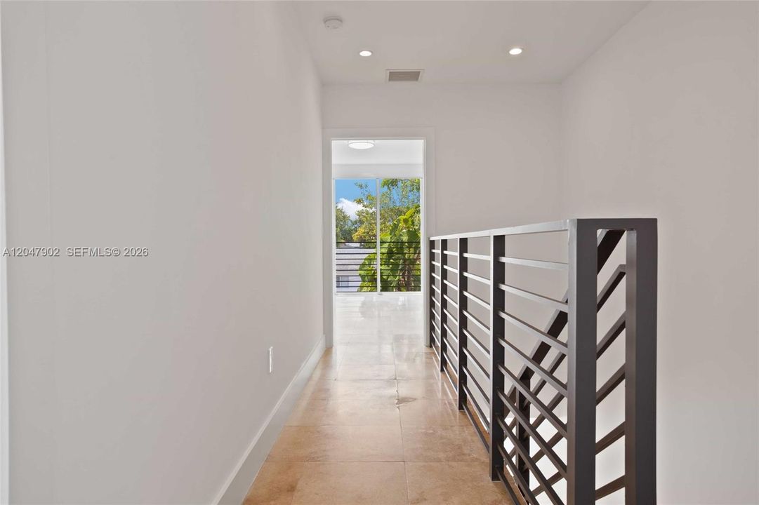 En Venta: $1,200,000 (3 camas, 2 baños, 3772 Pies cuadrados)