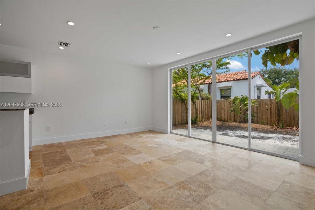 En Venta: $1,200,000 (3 camas, 2 baños, 3772 Pies cuadrados)