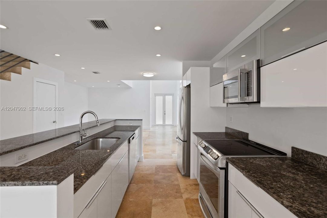 En Venta: $1,200,000 (3 camas, 2 baños, 3772 Pies cuadrados)