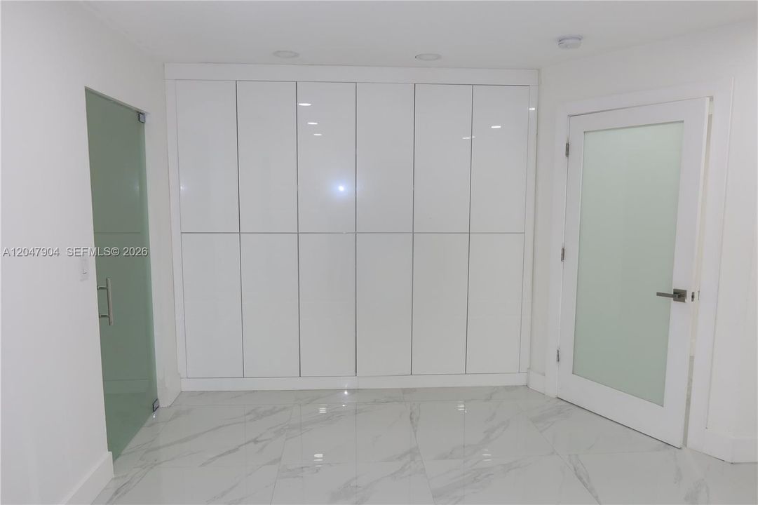 For Rent: $4,500 (4 beds, 3 baths, 2100 Square Feet)