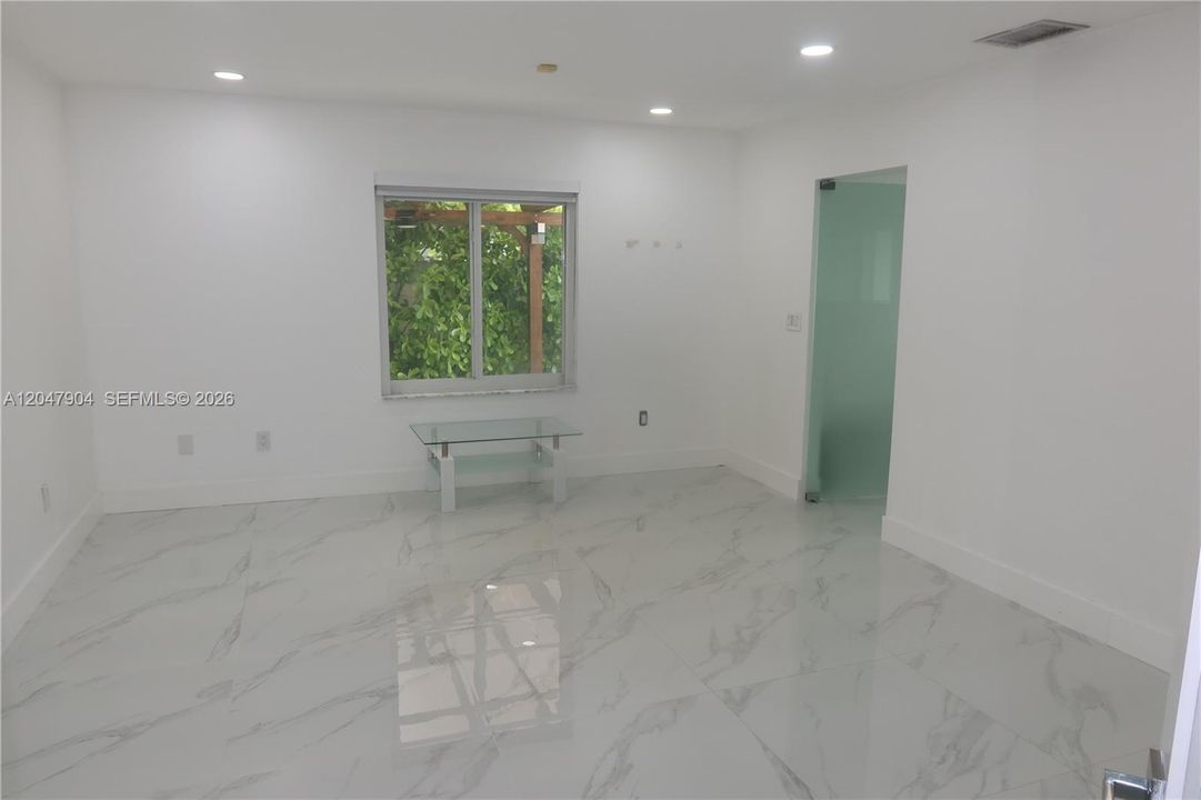 For Rent: $4,500 (4 beds, 3 baths, 2100 Square Feet)
