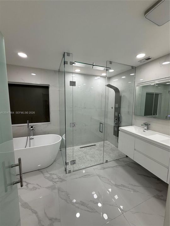 For Rent: $4,500 (4 beds, 3 baths, 2100 Square Feet)