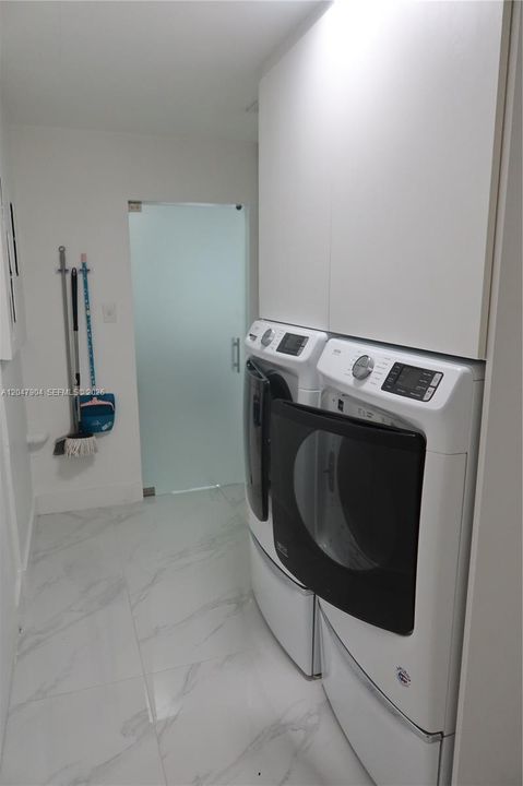 For Rent: $4,500 (4 beds, 3 baths, 2100 Square Feet)