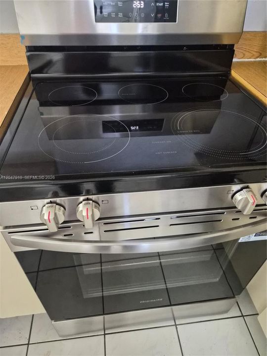 For Rent: $2,100 (2 beds, 2 baths, 750 Square Feet)