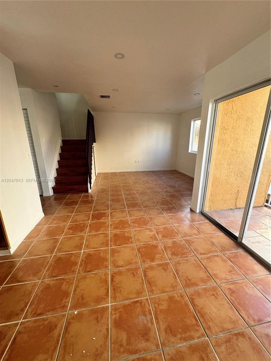 For Rent: $2,600 (3 beds, 2 baths, 1220 Square Feet)
