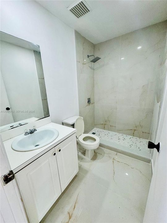 For Rent: $2,600 (3 beds, 2 baths, 1220 Square Feet)