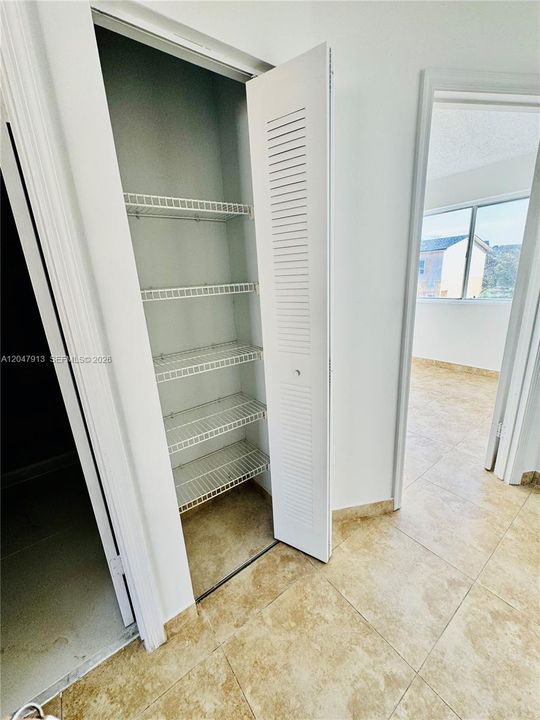 For Rent: $2,600 (3 beds, 2 baths, 1220 Square Feet)