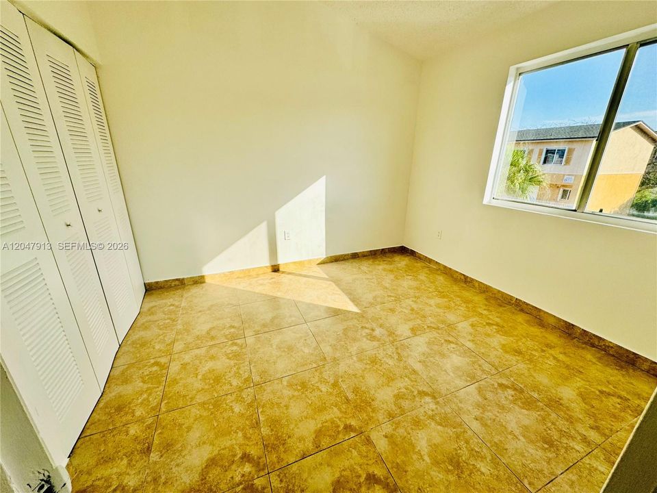 For Rent: $2,600 (3 beds, 2 baths, 1220 Square Feet)