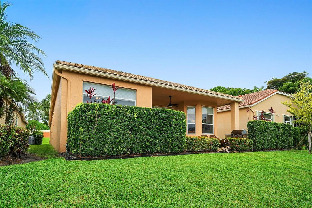 043-8769ViaGrandeEast-Wellington-FL-3341