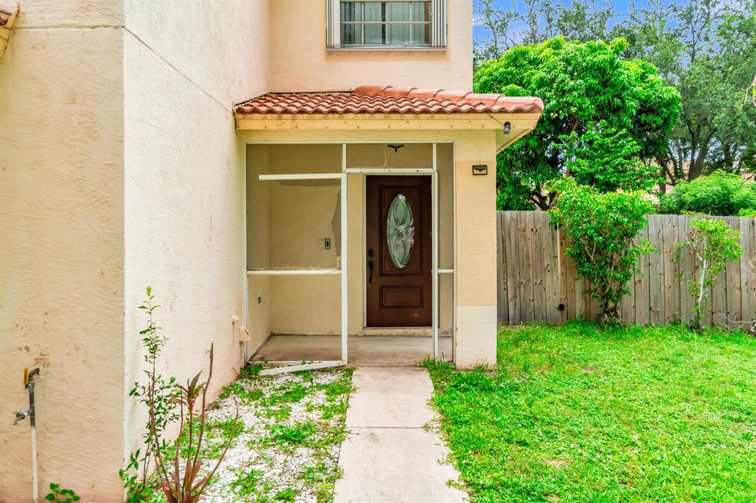 HOUSE ENTRANCE DOOR