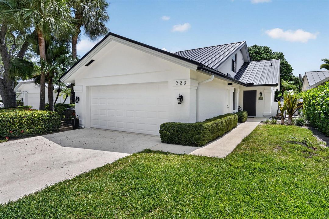 Welcome to 223 E. River Park Drive