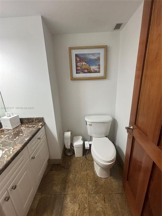 For Sale: $1,465,000 (2 beds, 1 baths, 960 Square Feet)