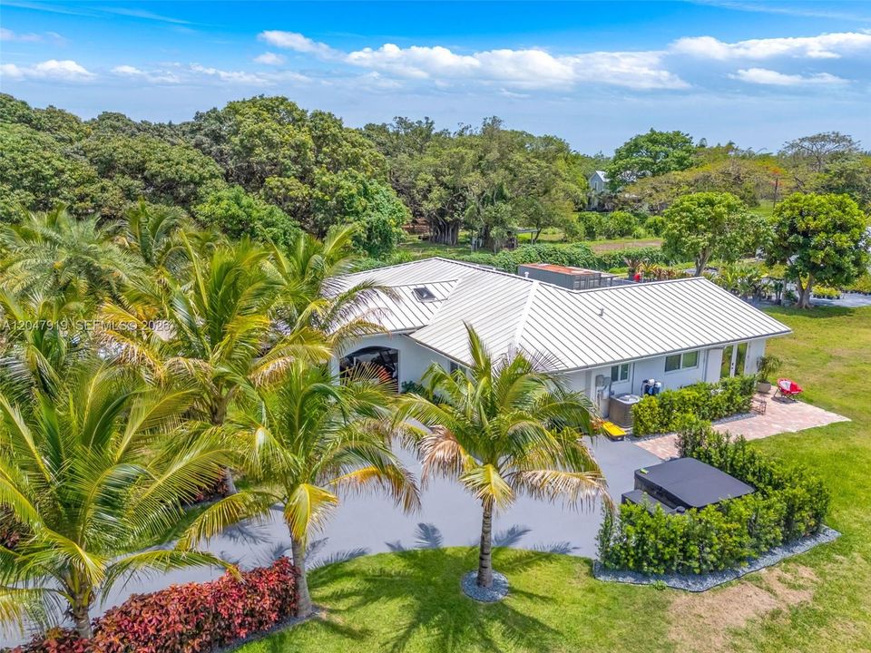 13770 sw 192 st 5.5 acres w adjacent land included.. (currently a container nursery)