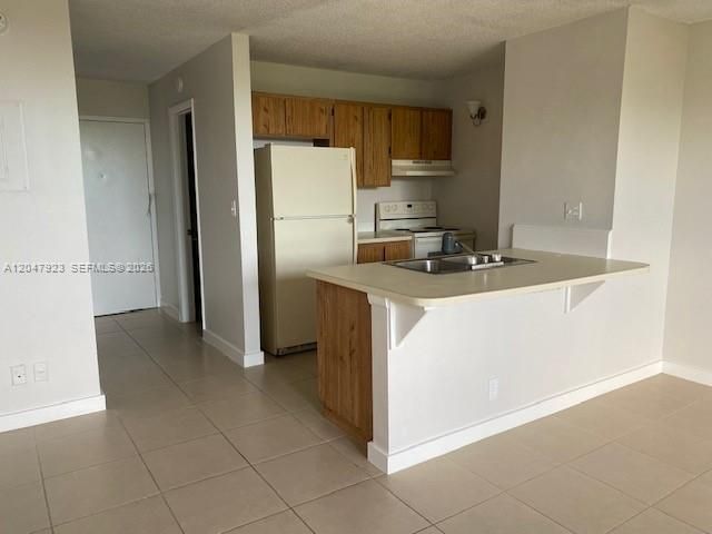 For Rent: $1,300 (1 beds, 1 baths, 468 Square Feet)