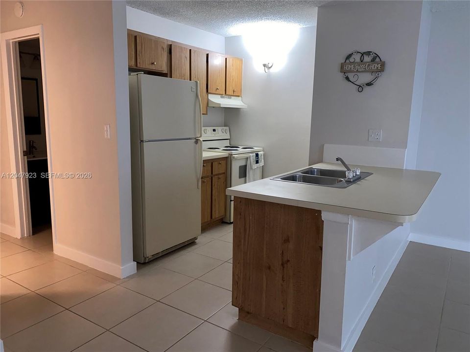For Rent: $1,300 (1 beds, 1 baths, 468 Square Feet)