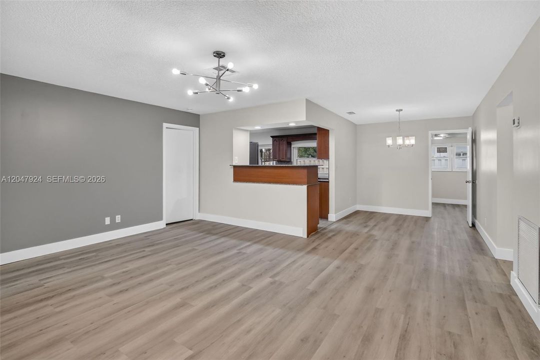 Recientemente alquilado: $3,200 (3 camas, 2 baños, 1470 Pies cuadrados)