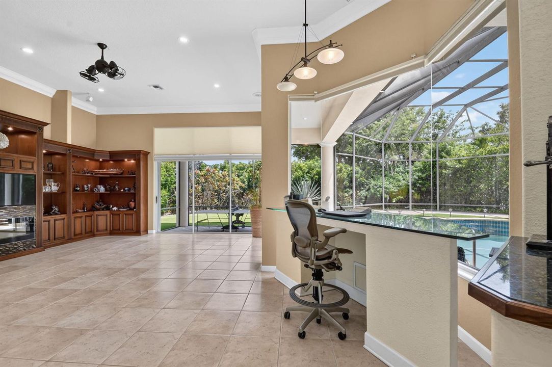 Family Room & Breakfast Area