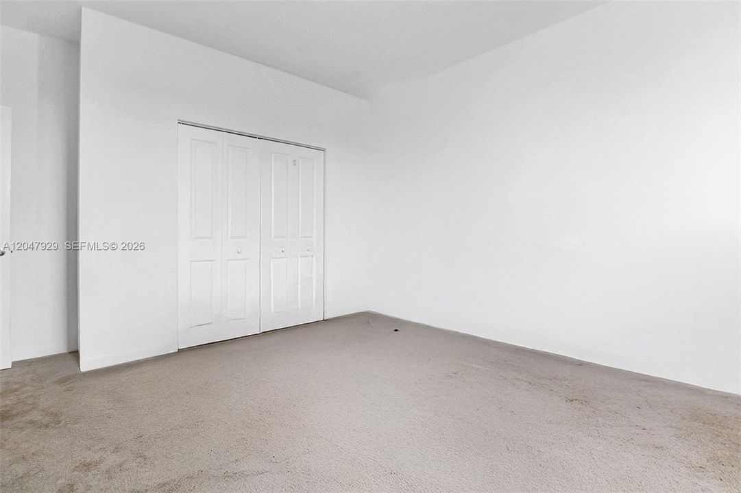 For Sale: $760,000 (5 beds, 3 baths, 3252 Square Feet)