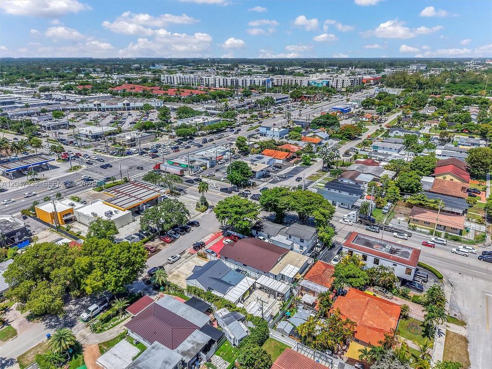 En Venta: $669,999 (3 camas, 2 baños, 1056 Pies cuadrados)