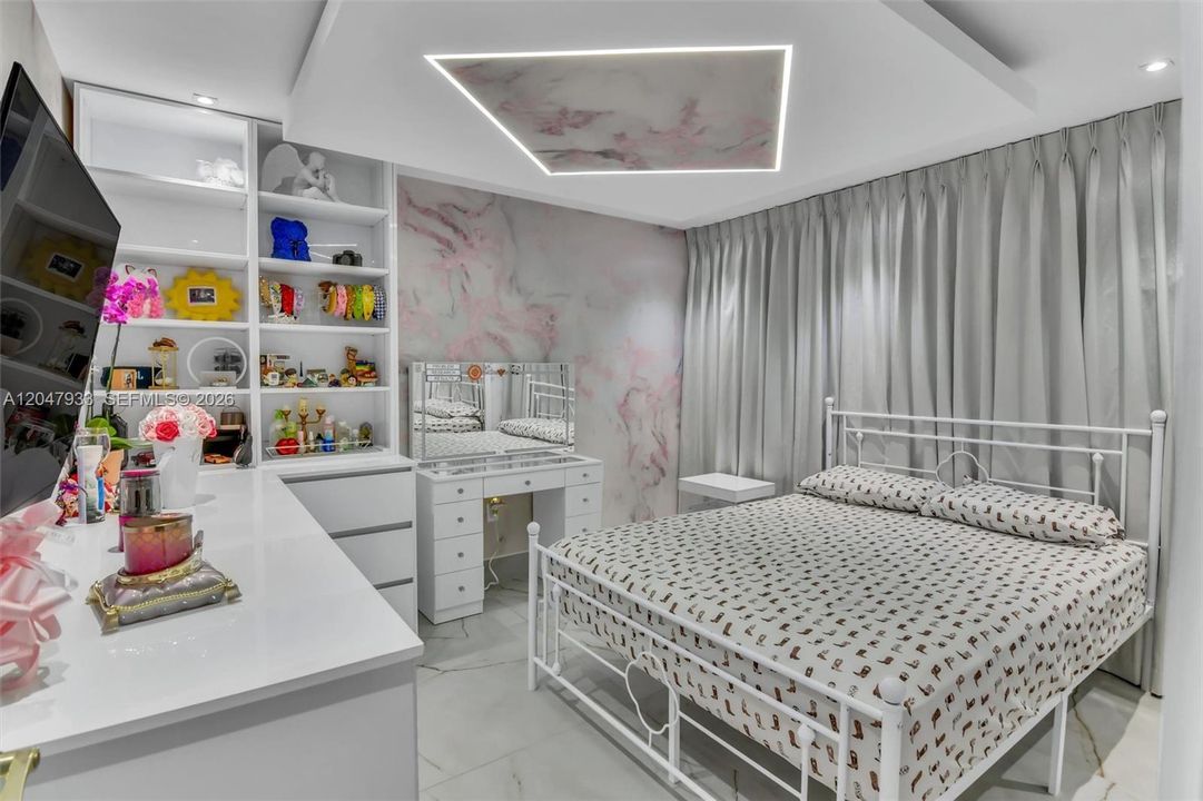 En Venta: $669,999 (3 camas, 2 baños, 1056 Pies cuadrados)