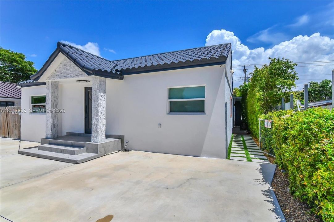 En Venta: $669,999 (3 camas, 2 baños, 1056 Pies cuadrados)